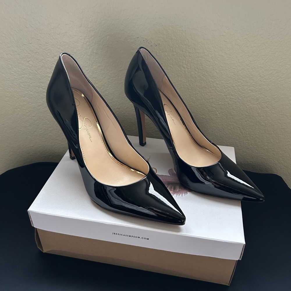 Black Patent Leather Women's Pumps